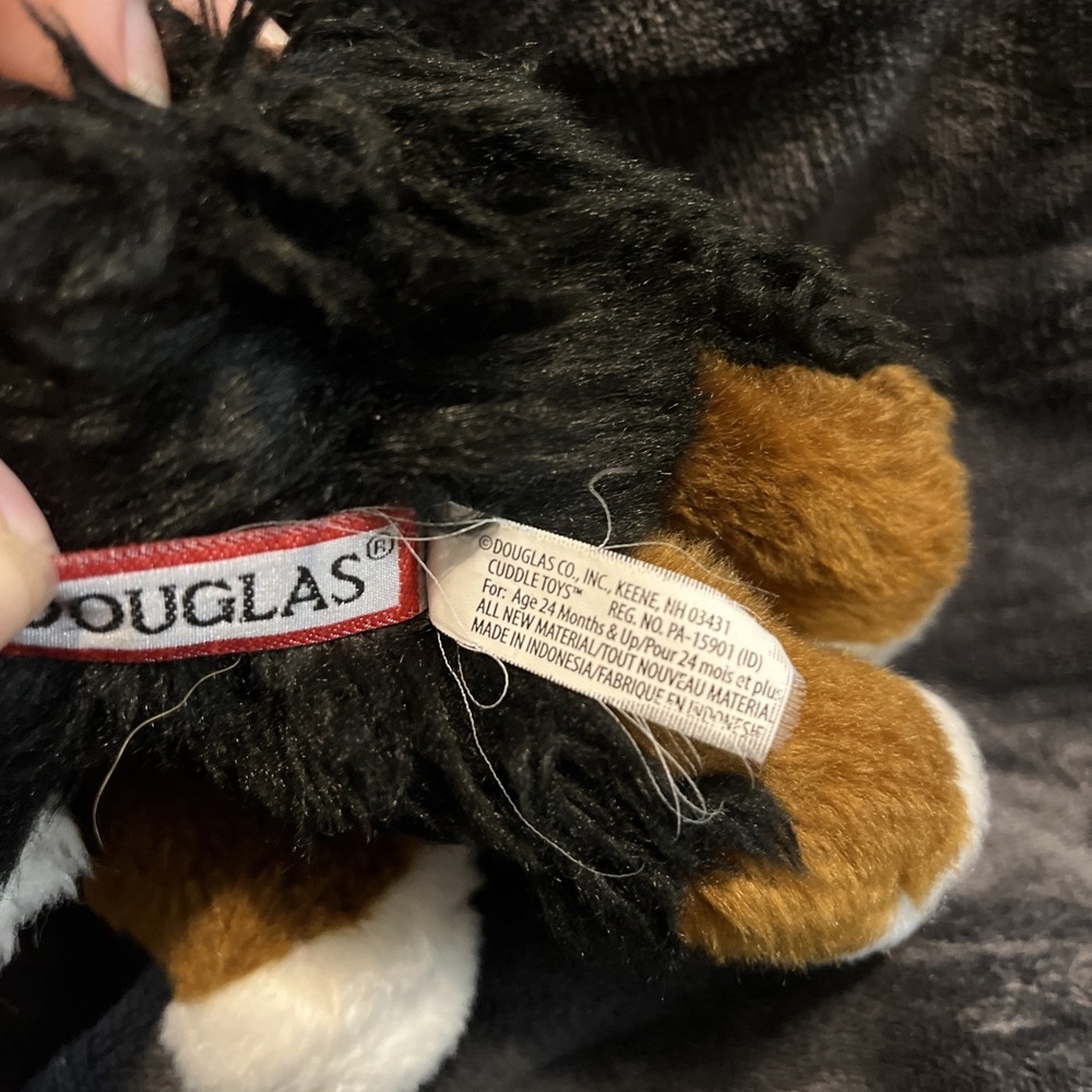 Douglas Cuddle Toys Stevie The Bernese Mountain Dog 10" Stuffed Plush #1710 - Picture 6 of 7